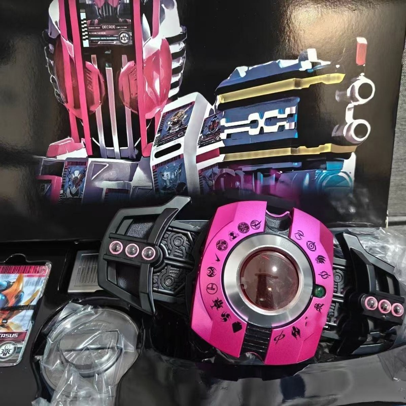 متوفر: حزام السائق الوردي بشاش - مراجعة Anime Cosplay Kamen Rider وسعره